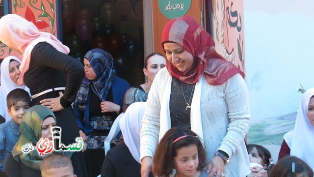 كفرقاسم – فيديو: بساتين الامل, السلام , والمحبة تحتفل بعيد الام على انغام عمو انس وجوقته ..